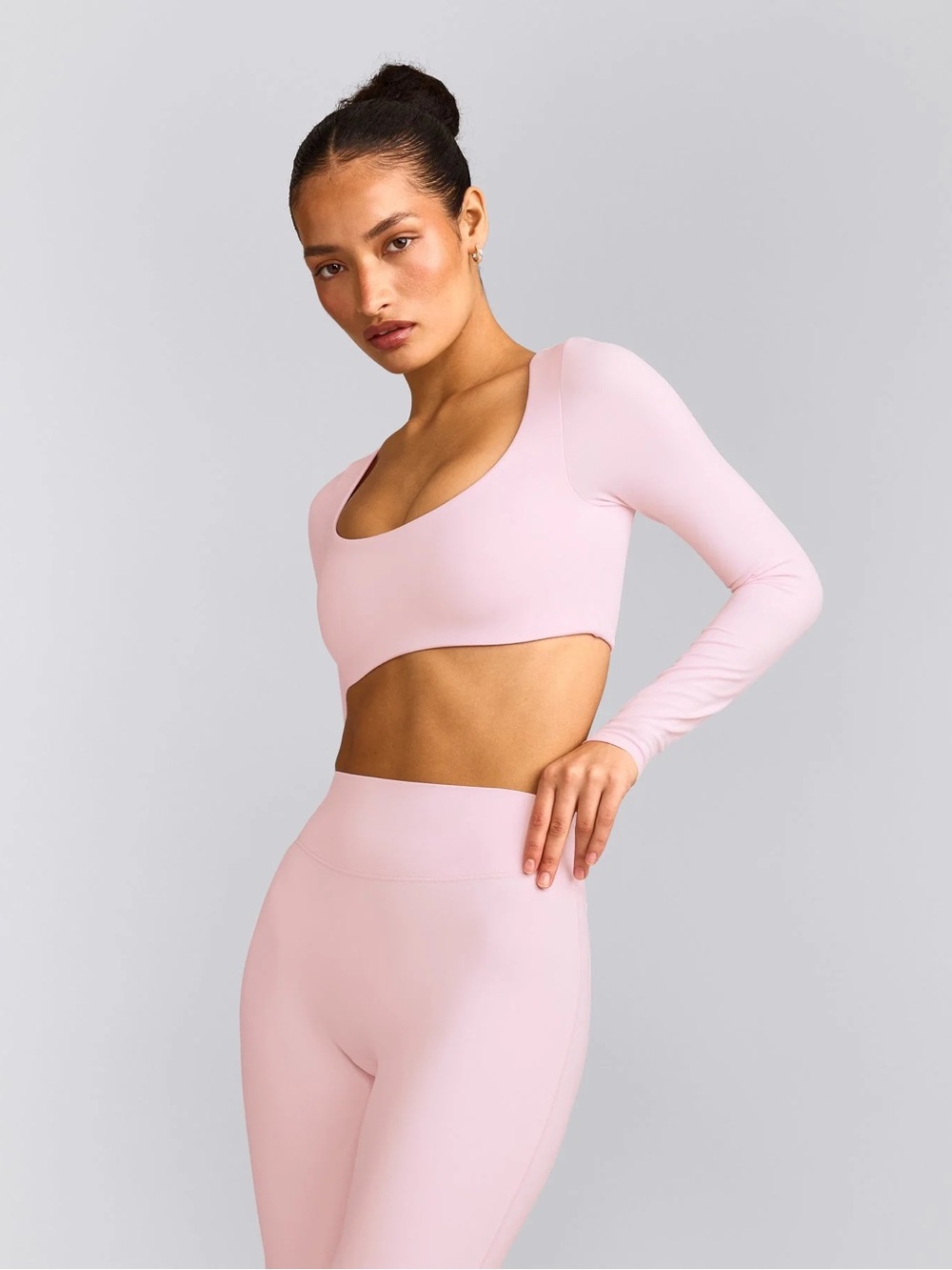 ONER ACTIVE SOFT MOTION SCOOP NECK LONG SLEEVE CROP BUILT IN BRA SHELF